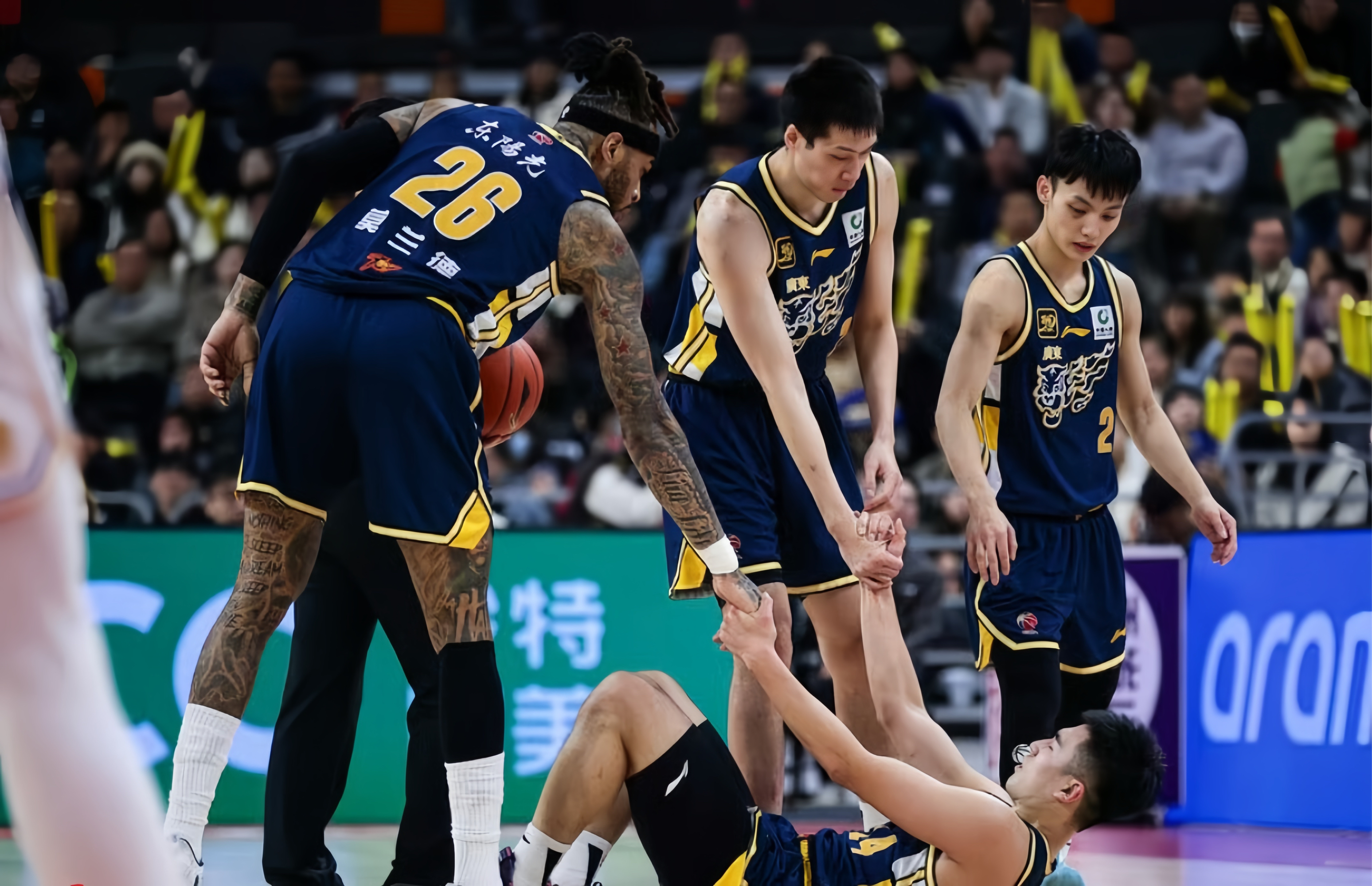 包含广州男篮士气高涨，备战即将到来的大赛的词条